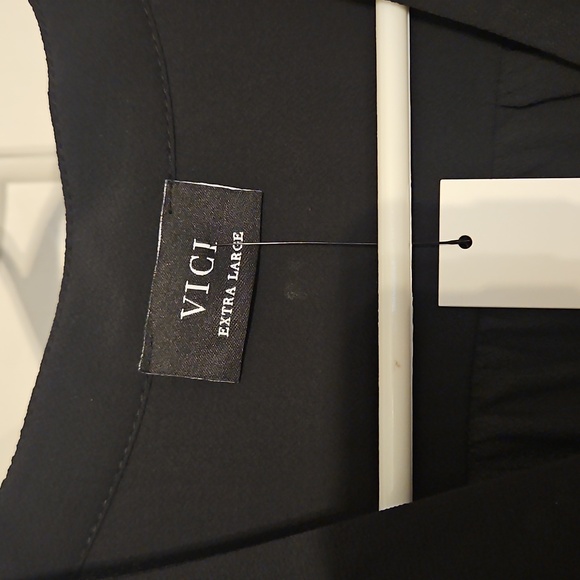 NWT Vici Black Sleeveless Blouse - Picture 3 of 11